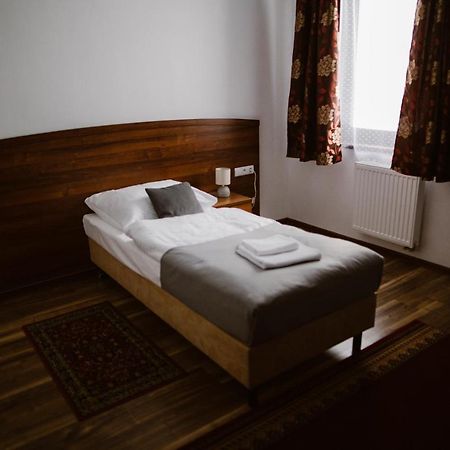 Hotel Ab Тичи Екстериор снимка