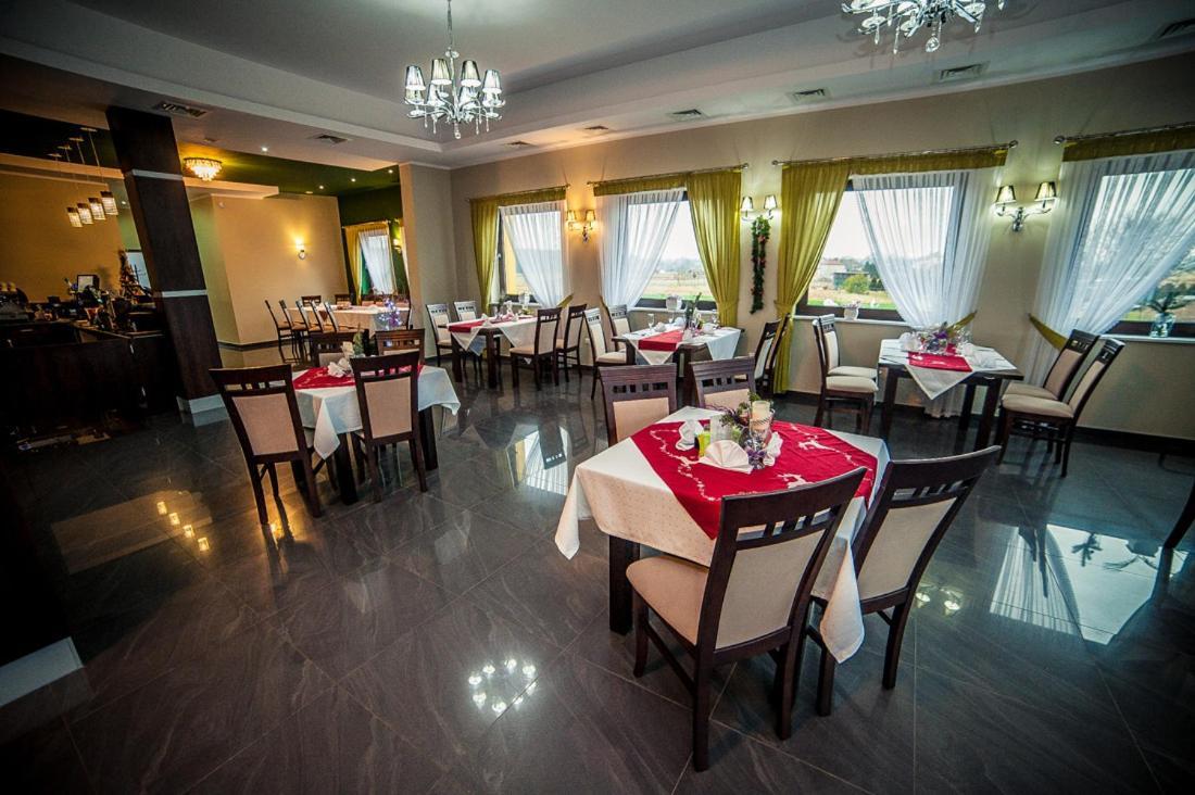 Hotel Ab Тичи Екстериор снимка