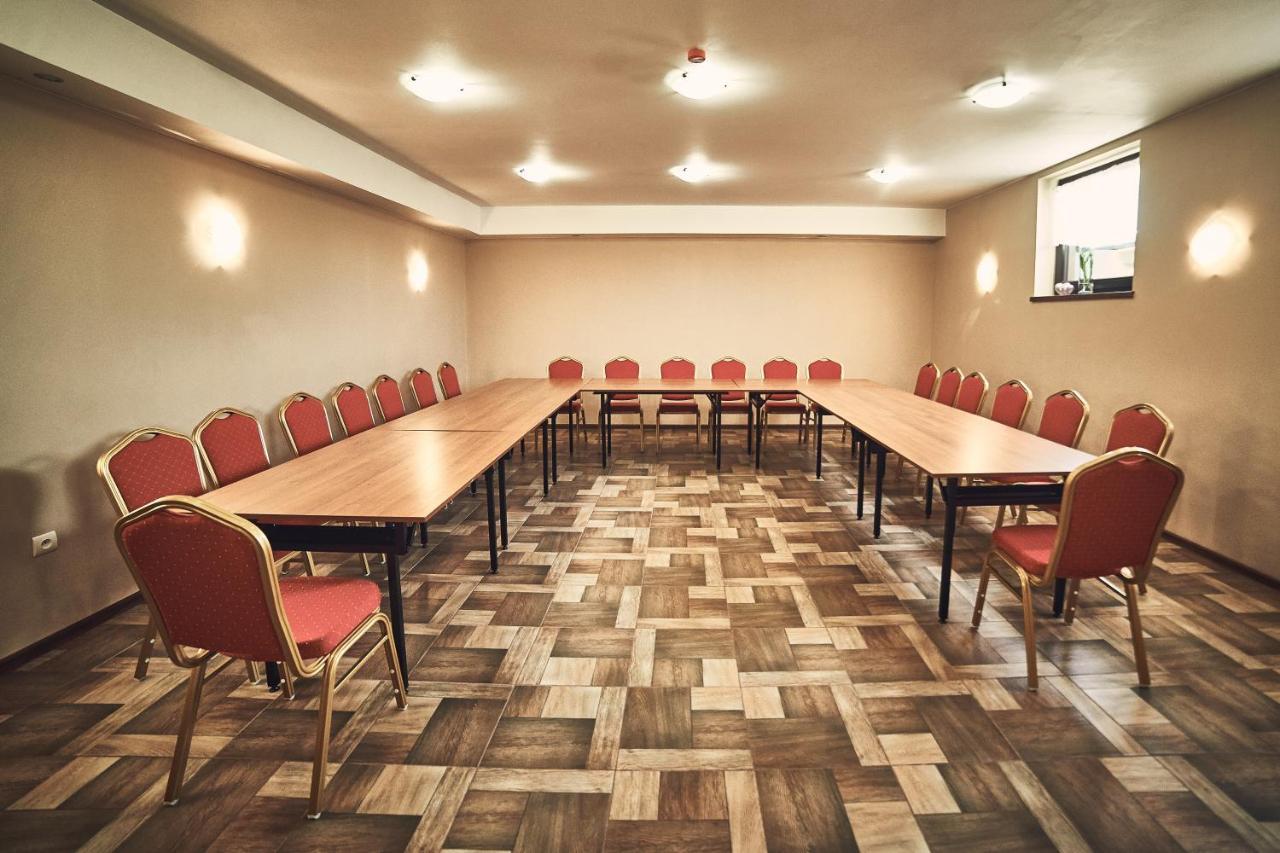 Hotel Ab Тичи Екстериор снимка