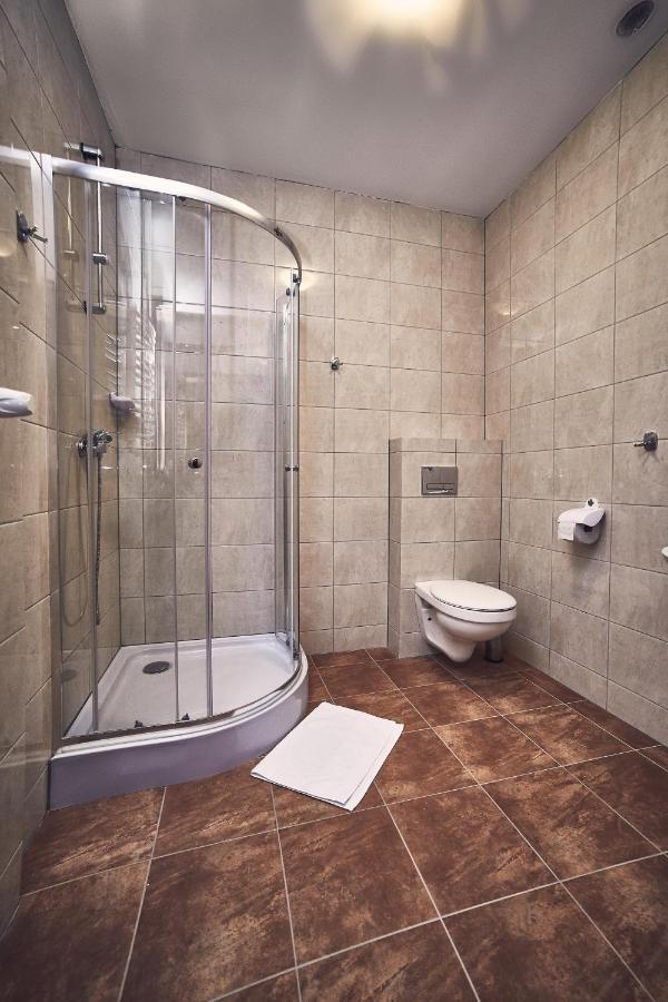 Hotel Ab Тичи Екстериор снимка
