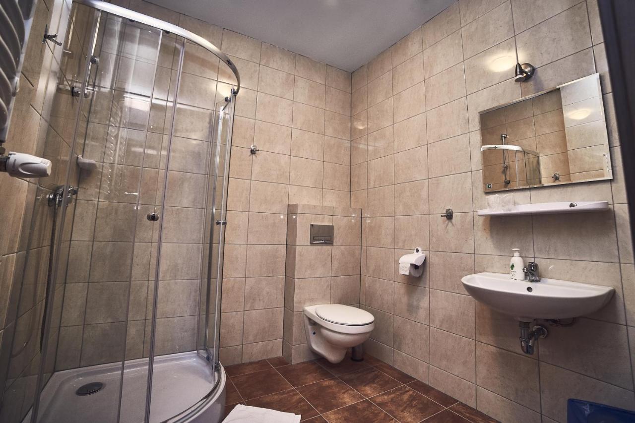 Hotel Ab Тичи Екстериор снимка