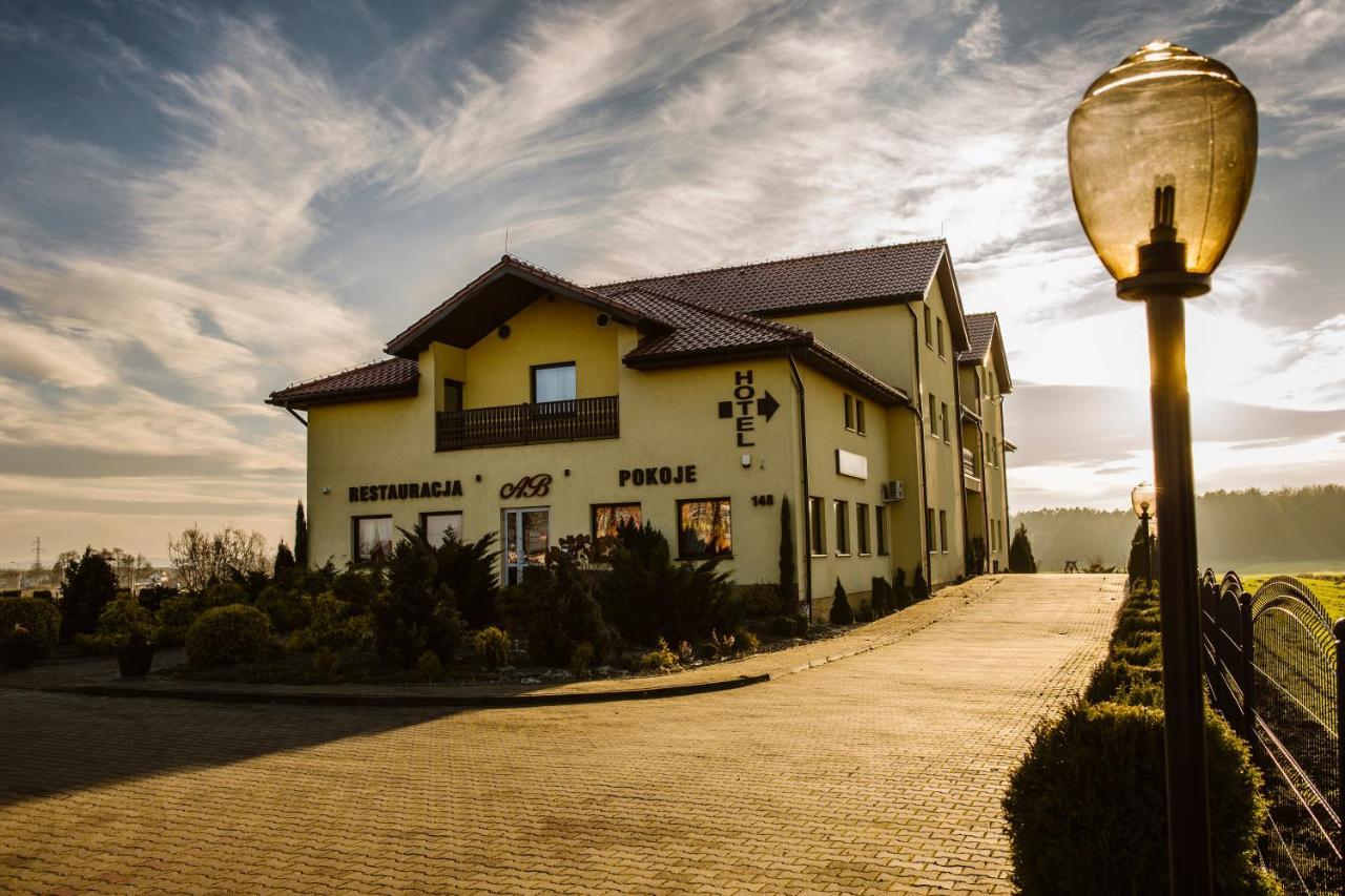 Hotel Ab Тичи Екстериор снимка